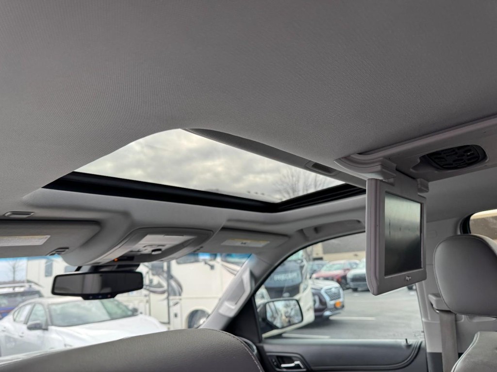 Chevrolet Tahoe Vehicle Full-screen Gallery Image 12