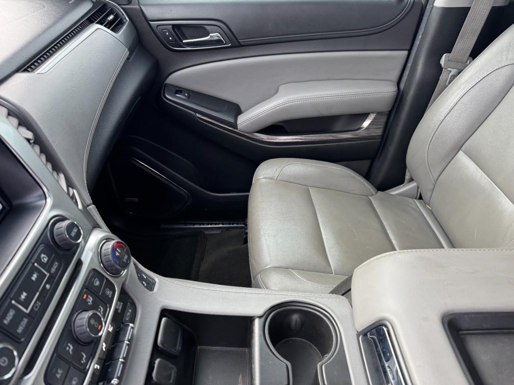 Chevrolet Tahoe Vehicle Full-screen Gallery Image 16