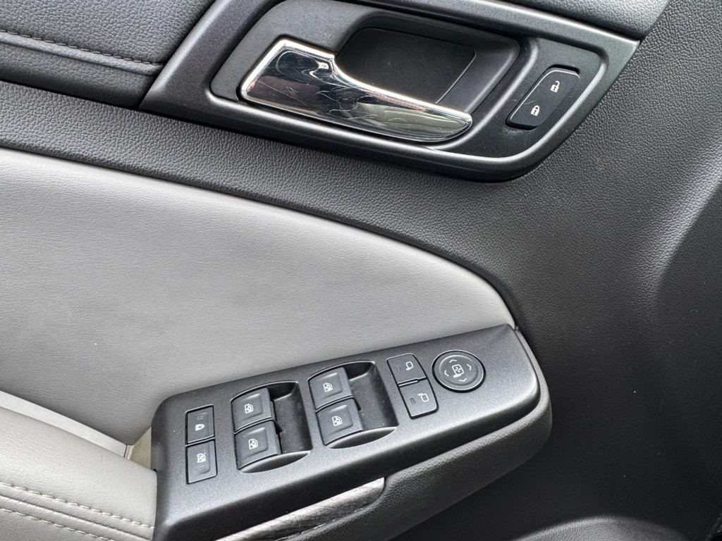 Chevrolet Tahoe Vehicle Full-screen Gallery Image 18