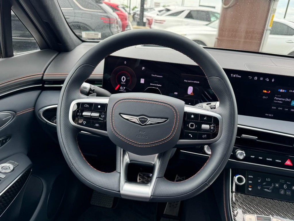 Genesis GV70 Vehicle Full-screen Gallery Image 13