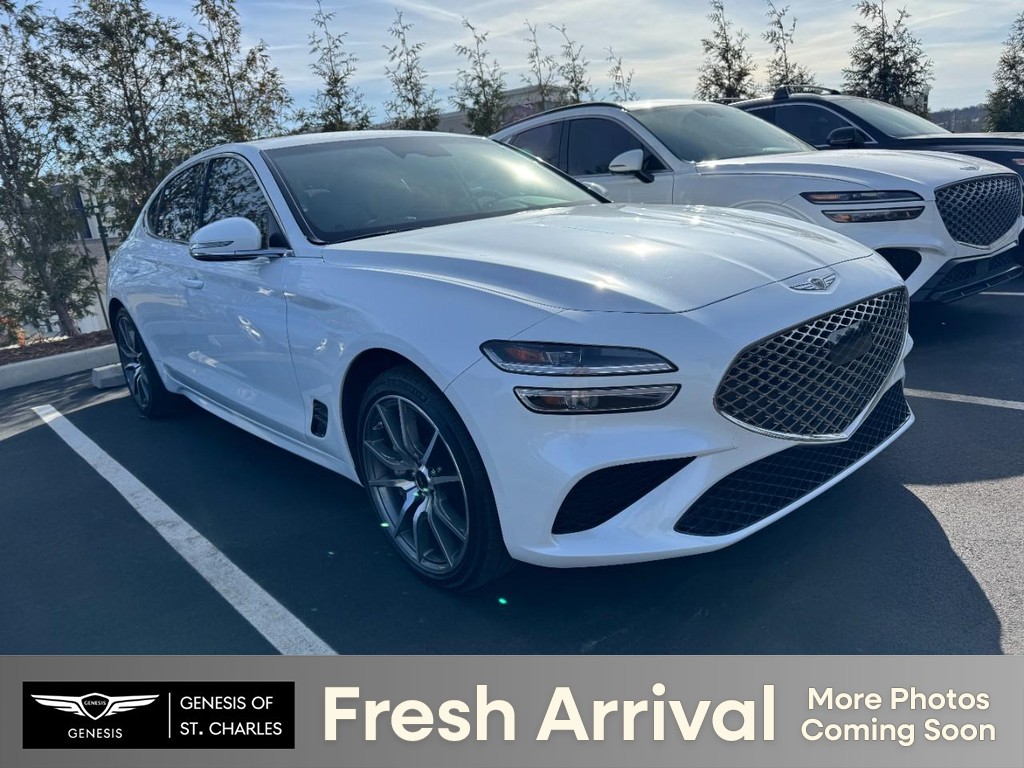 Genesis G70 Vehicle Full-screen Gallery Image 01