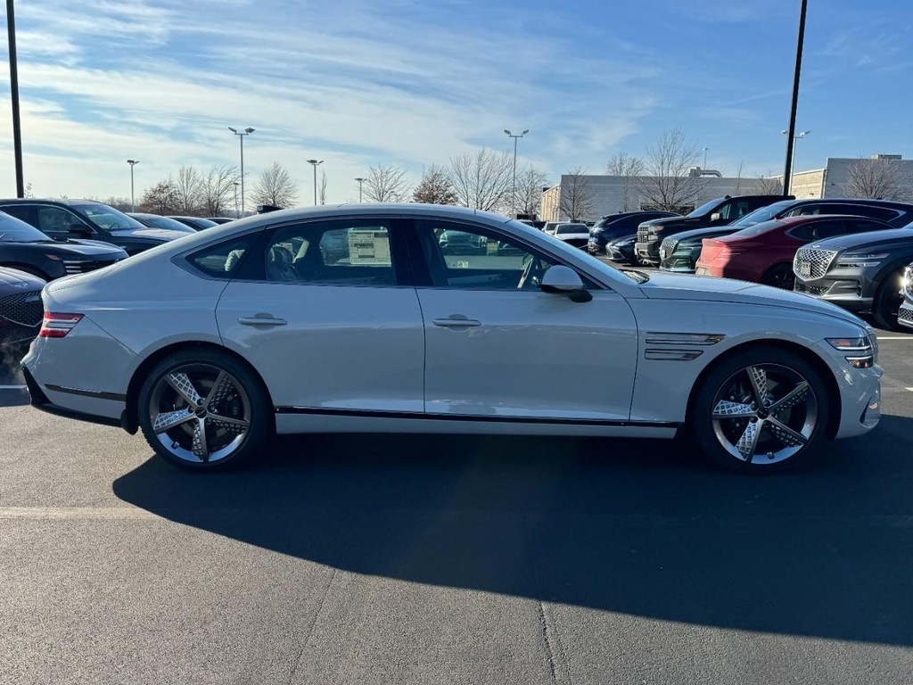 Genesis G80 Vehicle Full-screen Gallery Image 02