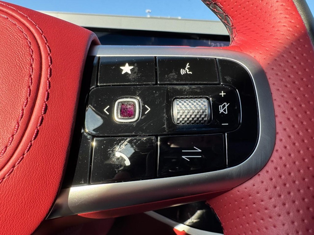 Genesis G80 Vehicle Full-screen Gallery Image 13