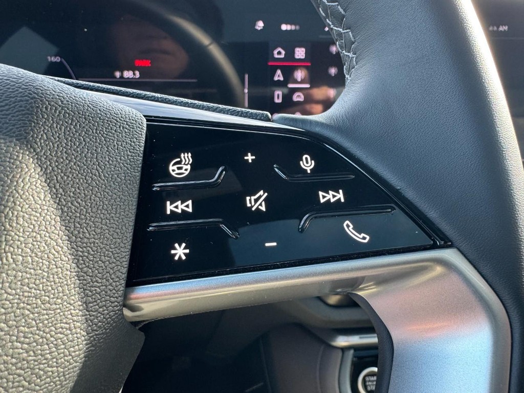 Audi Q5 Vehicle Full-screen Gallery Image 17