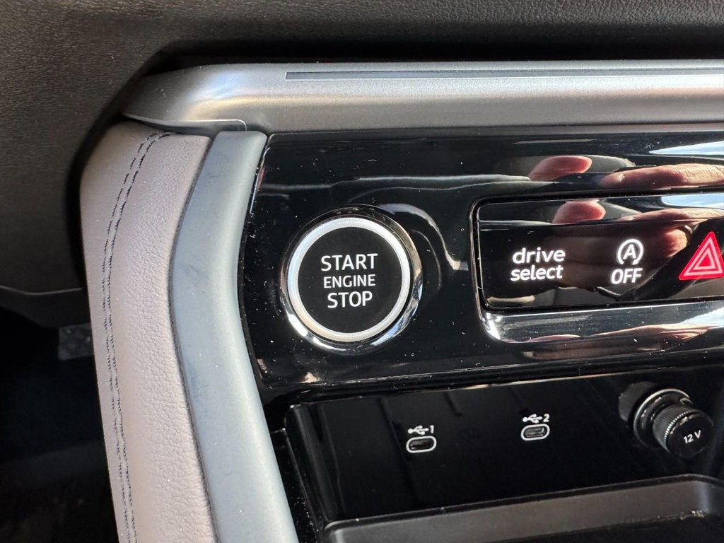 Audi Q5 Vehicle Full-screen Gallery Image 22