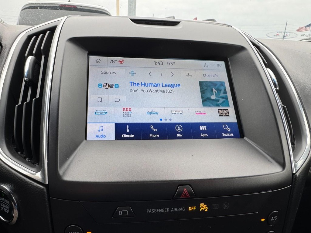 Ford Edge Vehicle Full-screen Gallery Image 20