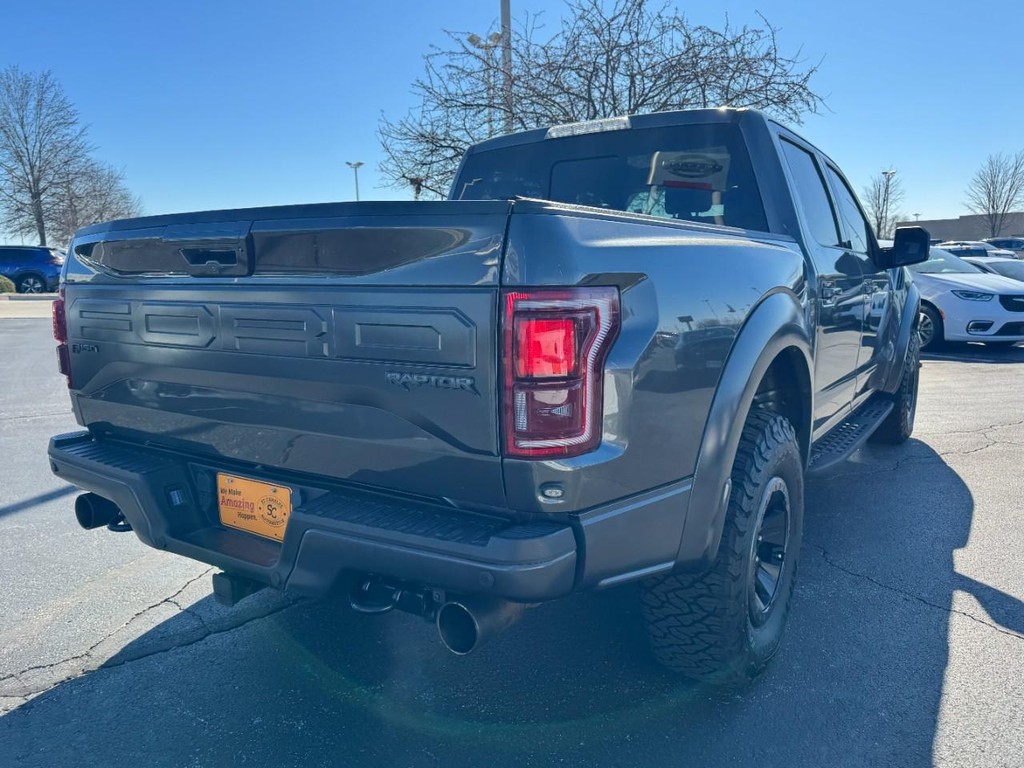 Ford F-150 Vehicle Full-screen Gallery Image 03