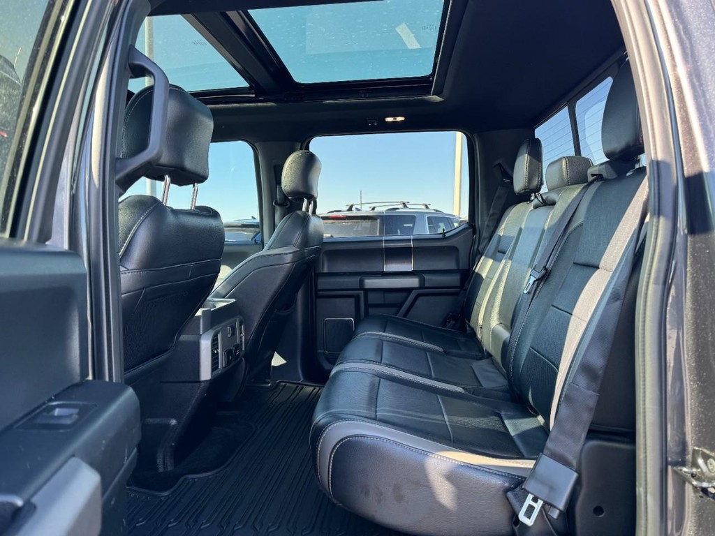 Ford F-150 Vehicle Full-screen Gallery Image 10