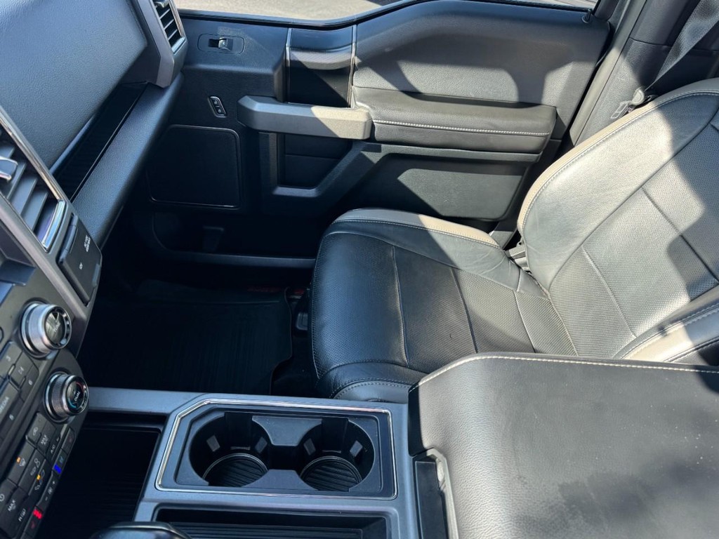 Ford F-150 Vehicle Full-screen Gallery Image 14