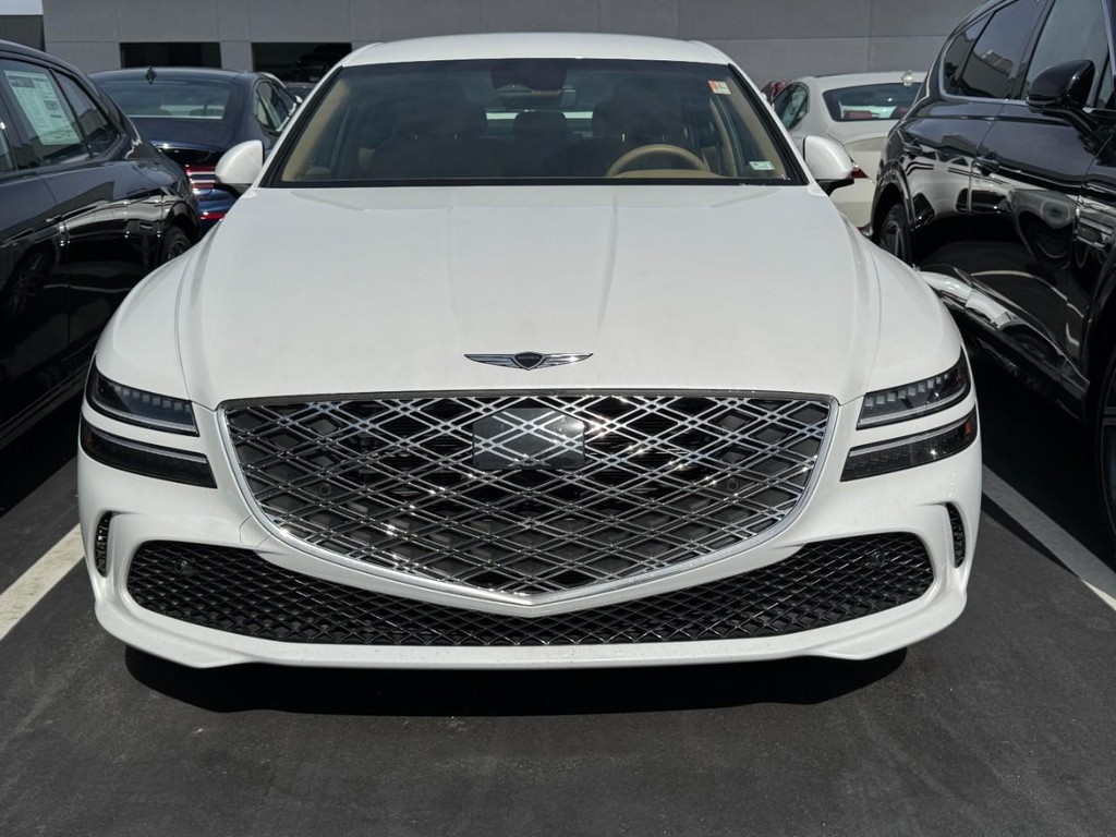 Genesis G80 Vehicle Full-screen Gallery Image 02