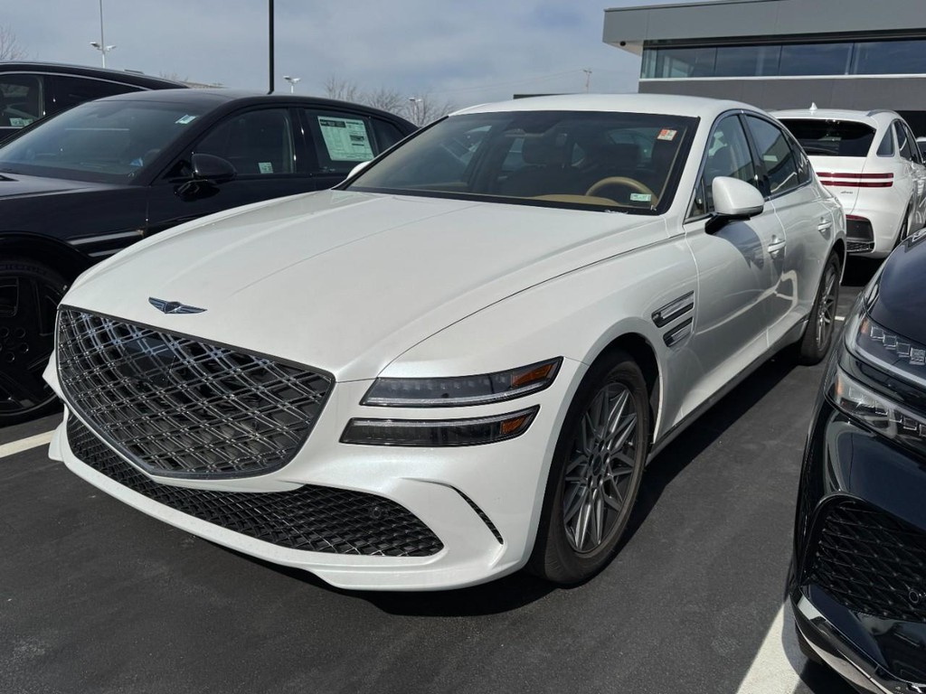 Genesis G80 Vehicle Full-screen Gallery Image 03