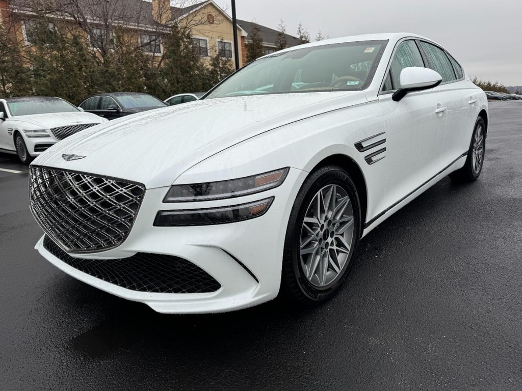 Genesis G80 Vehicle Full-screen Gallery Image 08