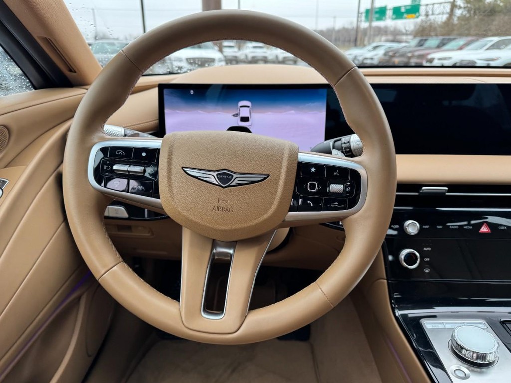 Genesis G80 Vehicle Full-screen Gallery Image 12