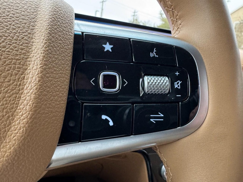 Genesis G80 Vehicle Full-screen Gallery Image 18