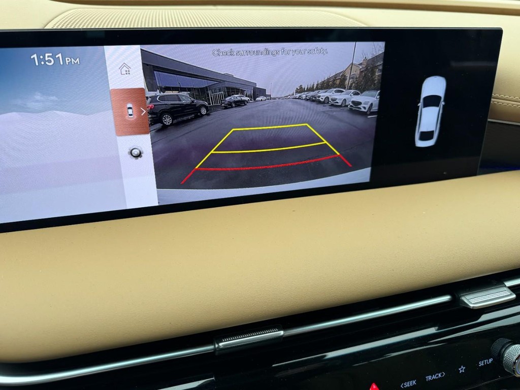 Genesis G80 Vehicle Full-screen Gallery Image 22