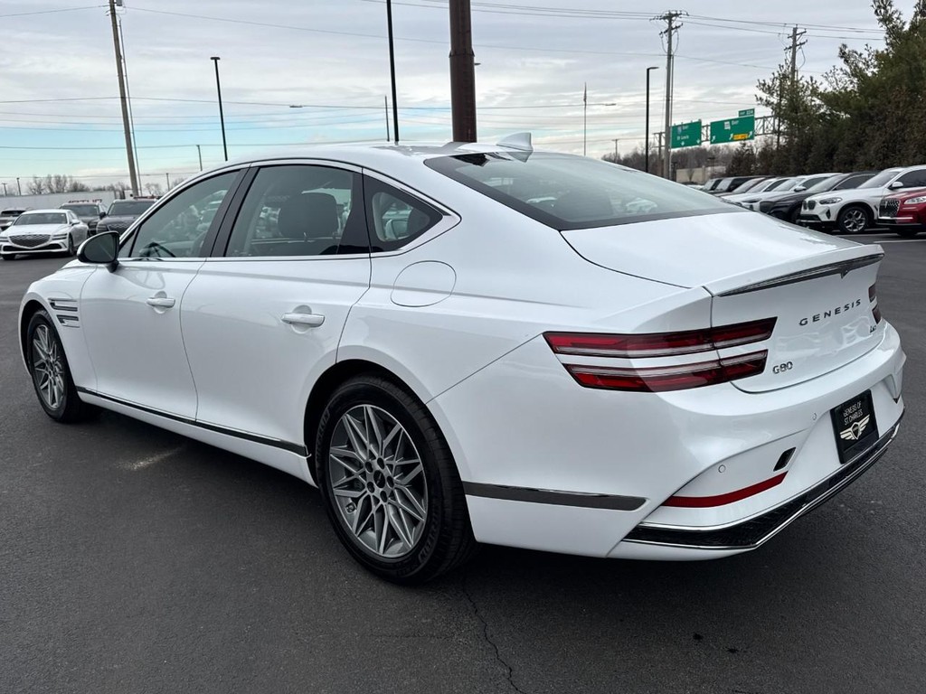 Genesis G80 Vehicle Full-screen Gallery Image 05