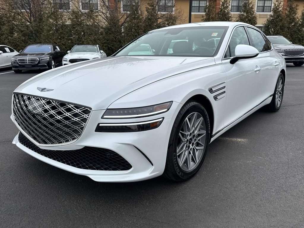 Genesis G80 Vehicle Full-screen Gallery Image 08