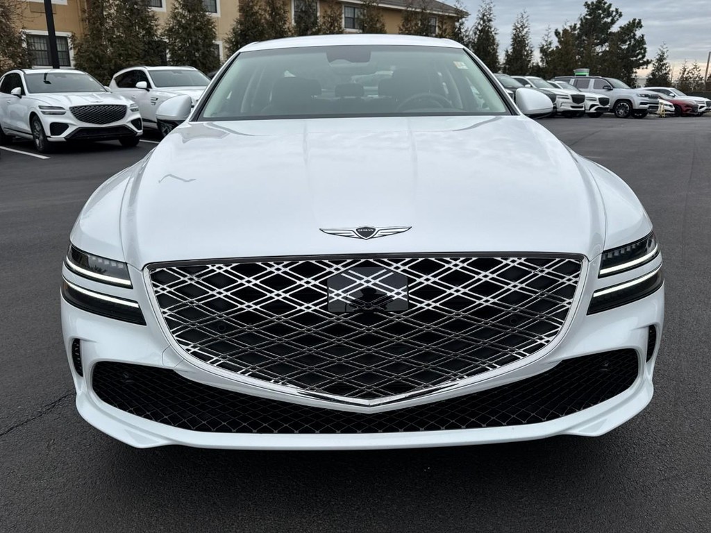 Genesis G80 Vehicle Full-screen Gallery Image 09