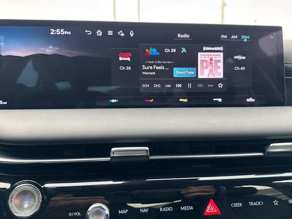 Genesis G80 Vehicle Full-screen Gallery Image 20