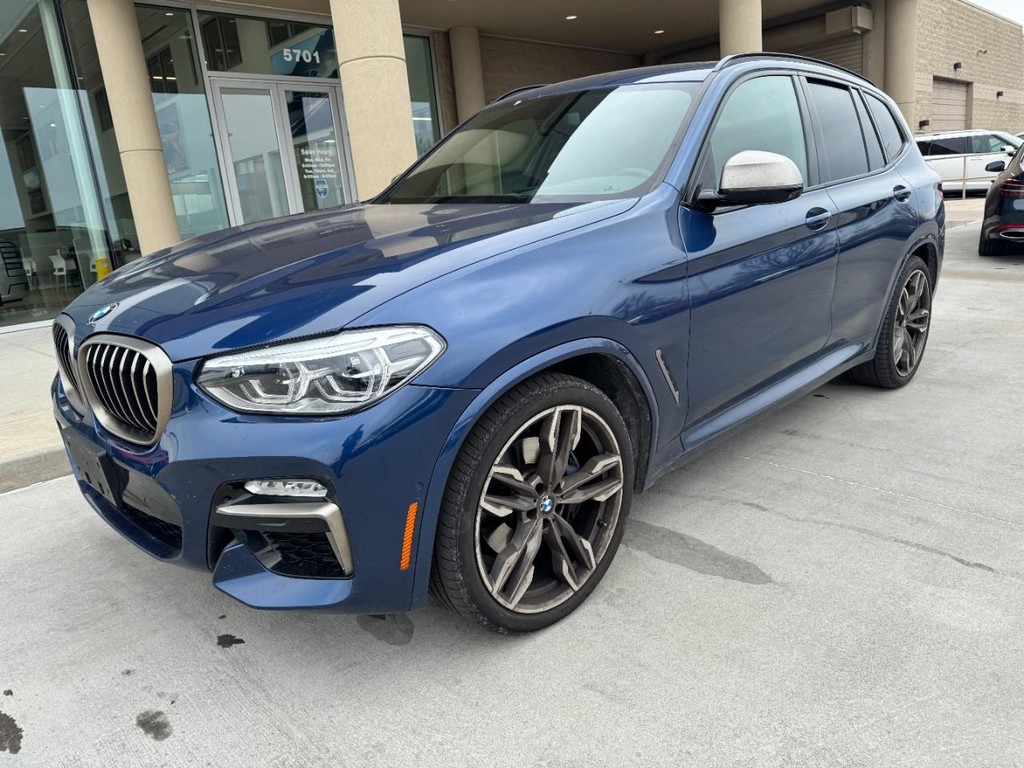 BMW X3 Vehicle Full-screen Gallery Image 03