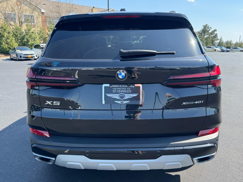 BMW X5 Vehicle Full-screen Gallery Image 04