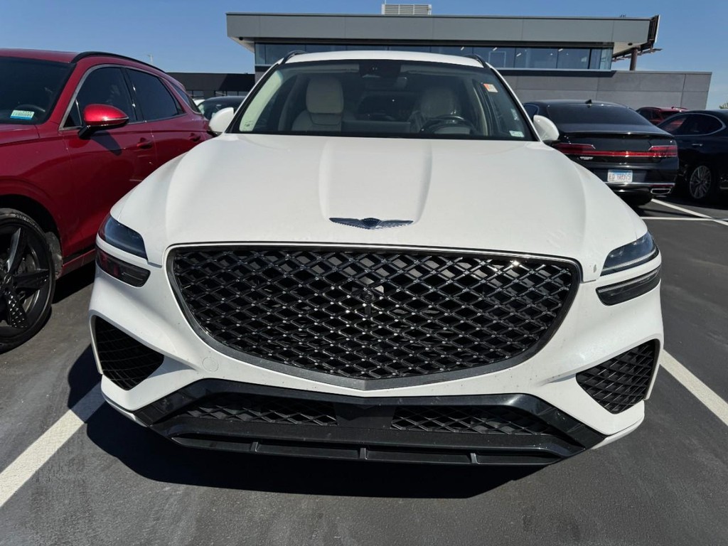 Genesis GV70 Vehicle Full-screen Gallery Image 02