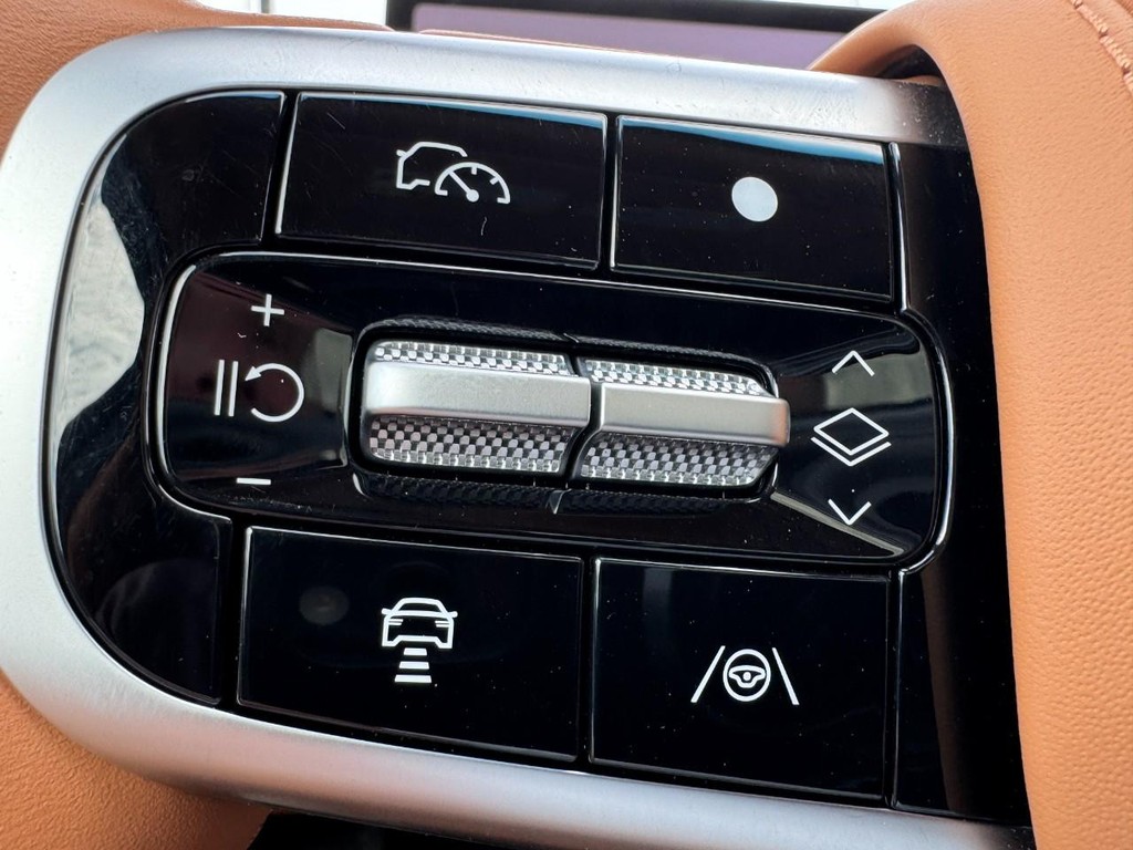 Genesis GV80 Vehicle Full-screen Gallery Image 19