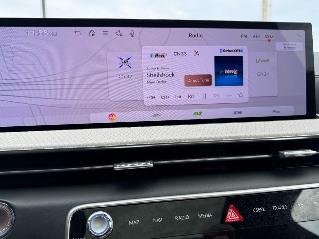 Genesis GV80 Vehicle Full-screen Gallery Image 22