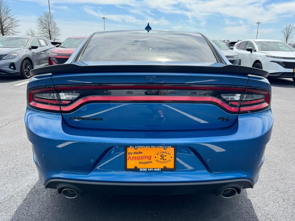 Dodge Charger Vehicle Full-screen Gallery Image 04