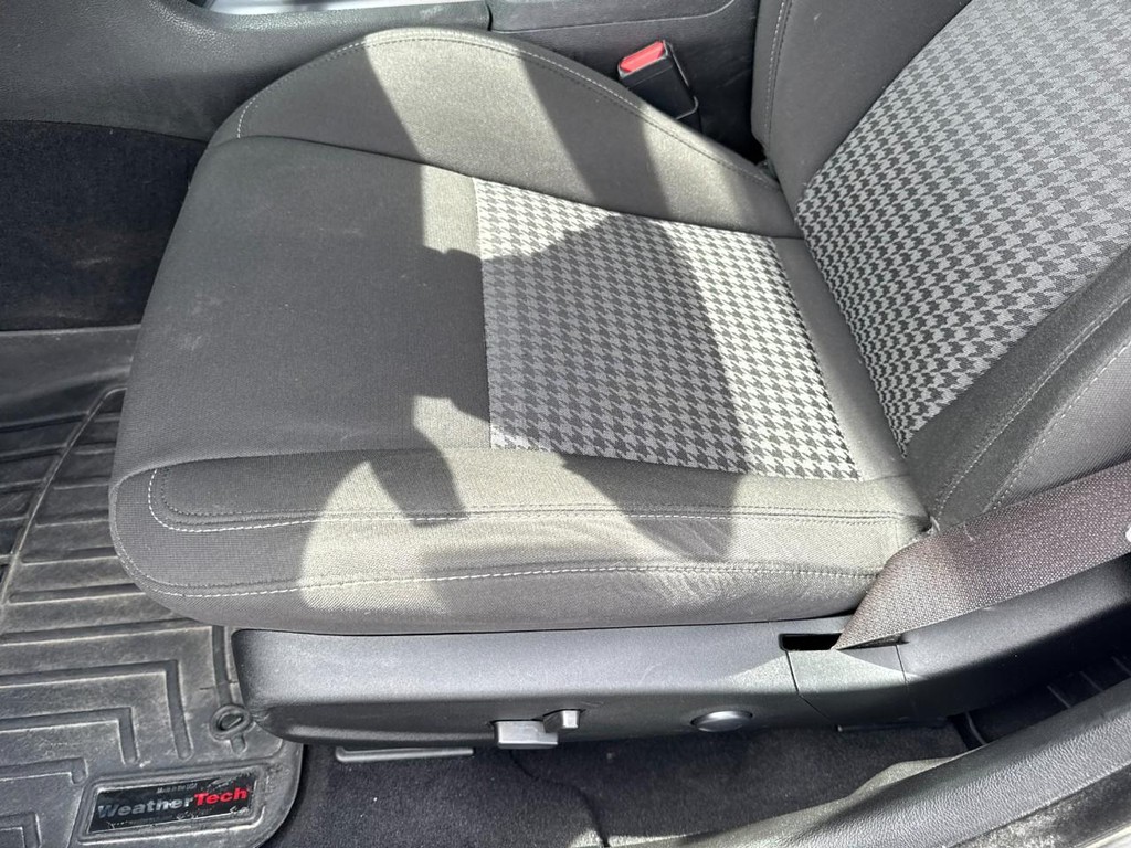 Dodge Charger Vehicle Full-screen Gallery Image 14