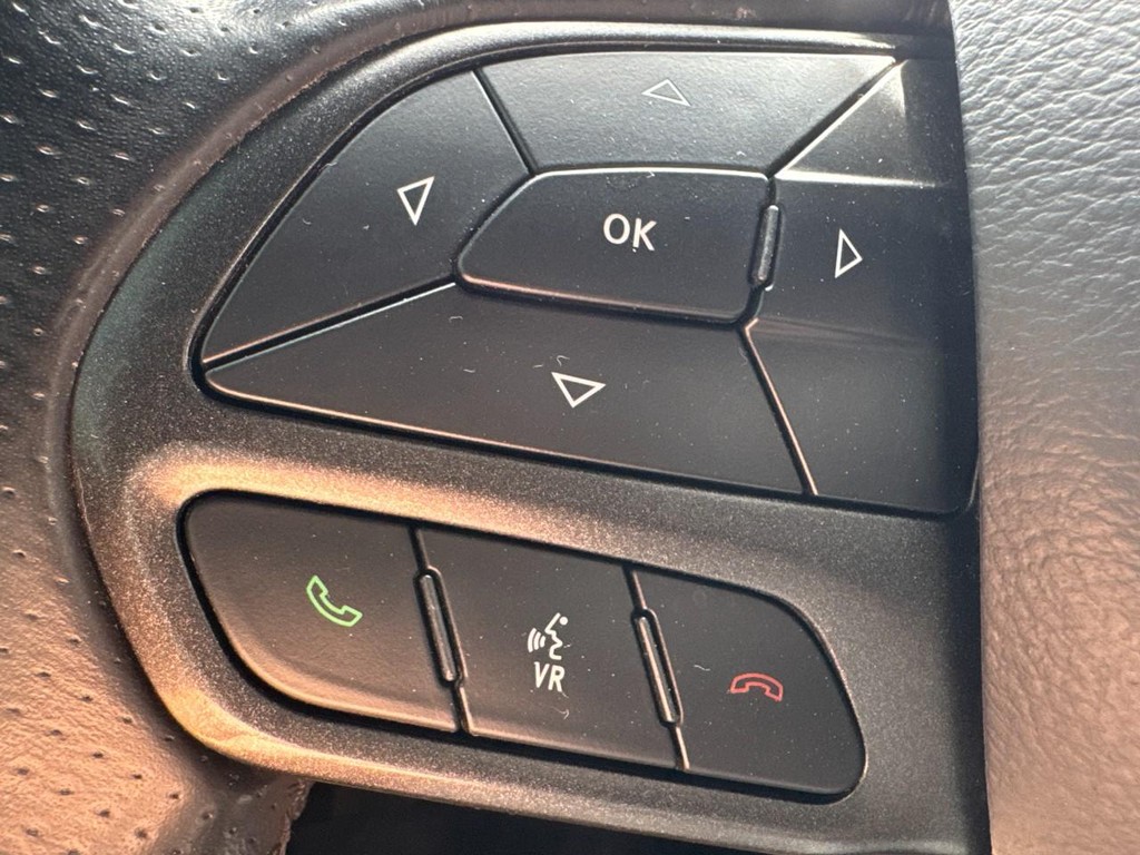 Dodge Charger Vehicle Full-screen Gallery Image 16