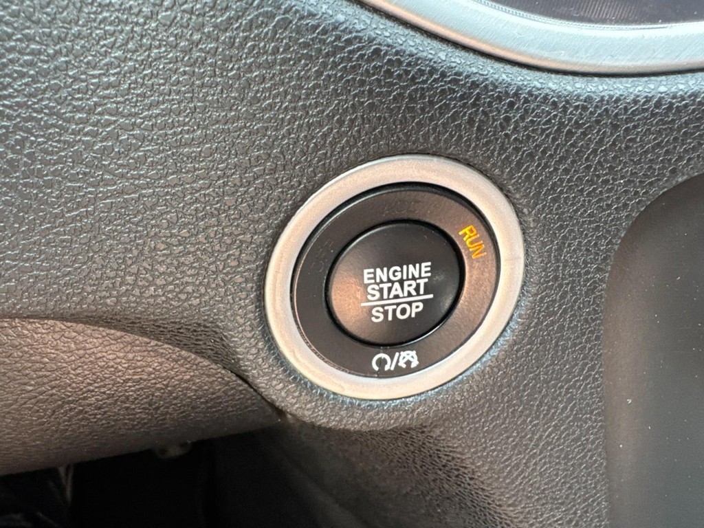 Dodge Charger Vehicle Full-screen Gallery Image 21