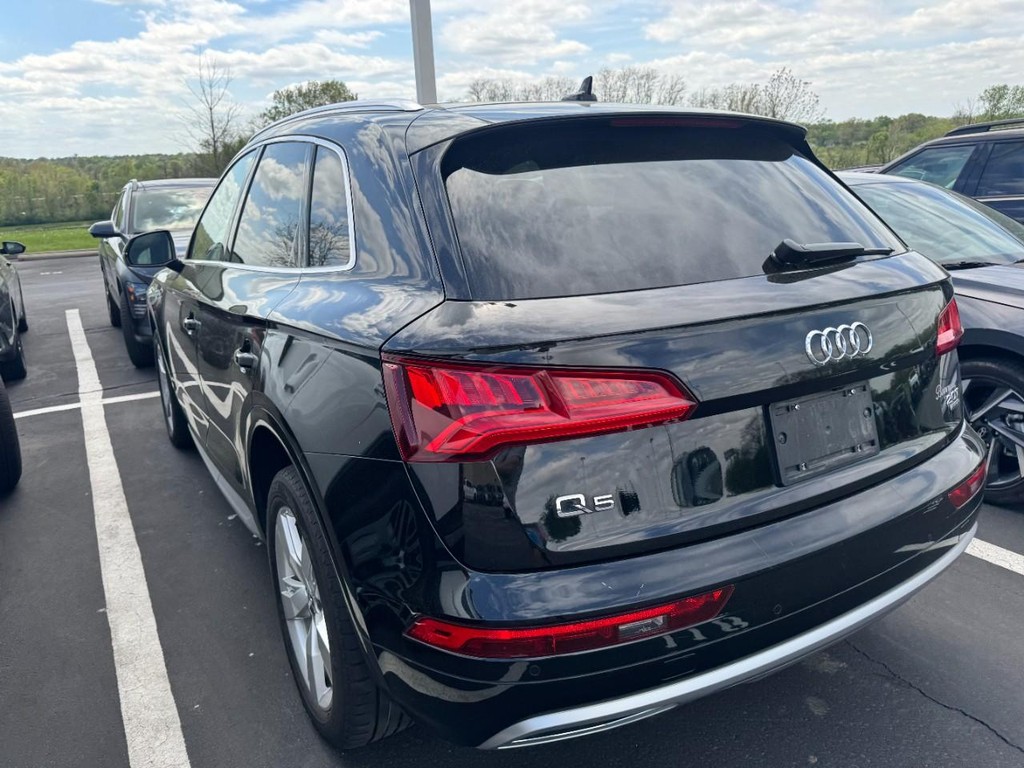 Audi Q5 Vehicle Full-screen Gallery Image 04