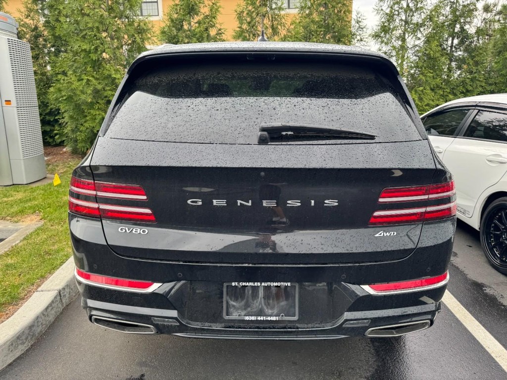 Genesis GV80 Vehicle Full-screen Gallery Image 03