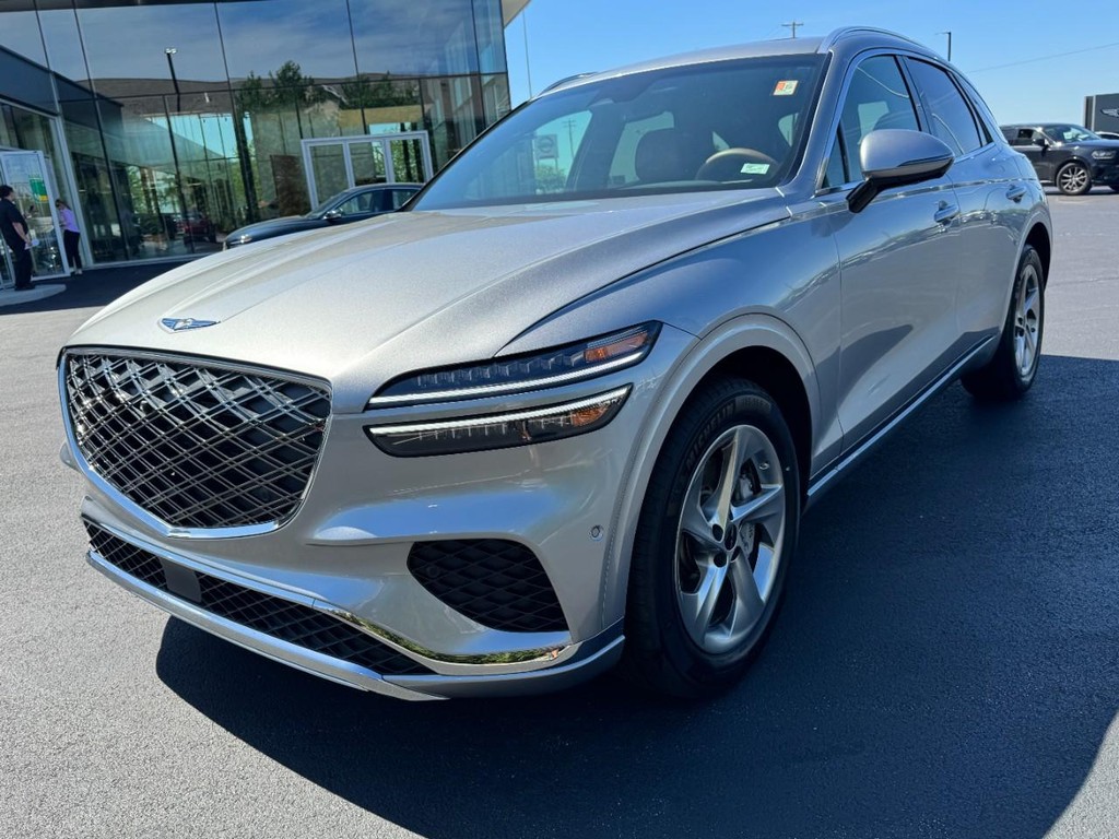 Genesis GV70 Vehicle Full-screen Gallery Image 08