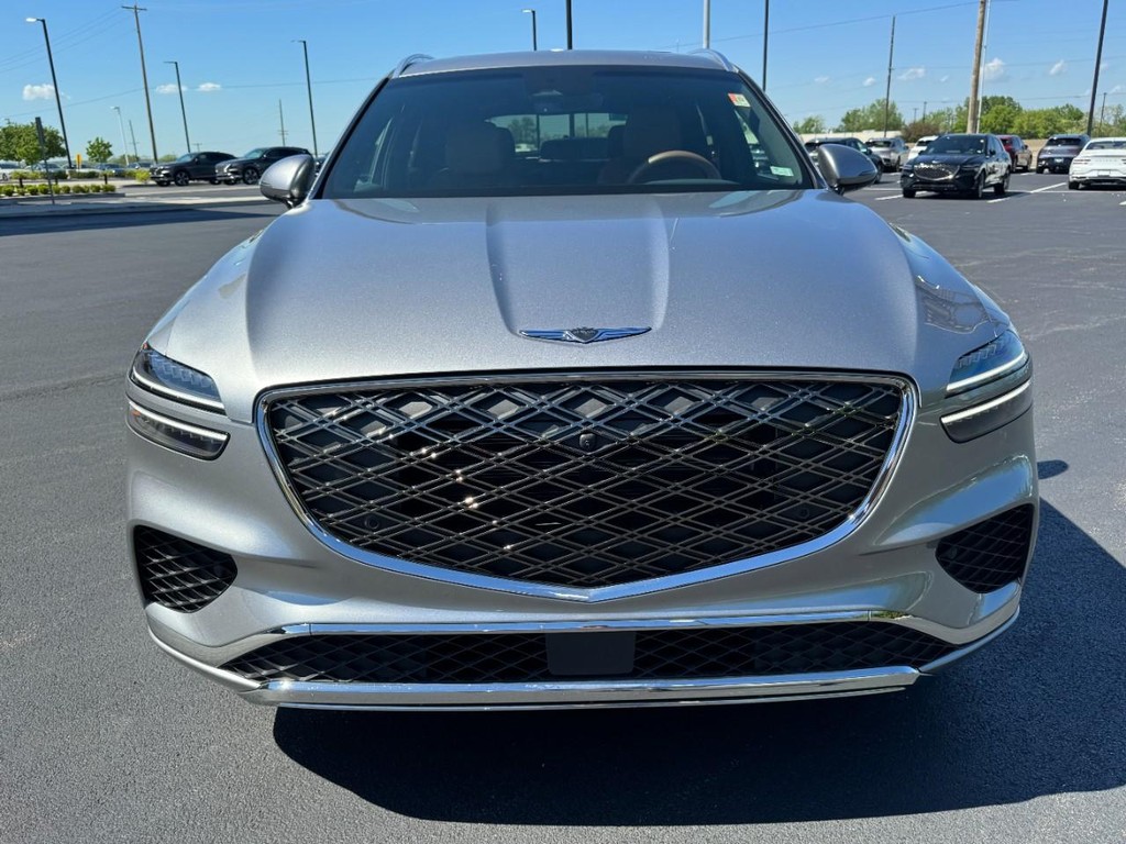 Genesis GV70 Vehicle Full-screen Gallery Image 09