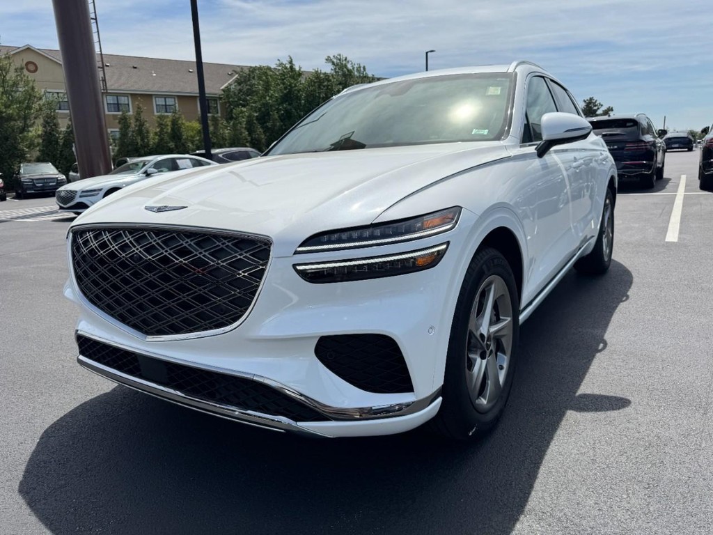 Genesis GV70 Vehicle Full-screen Gallery Image 08