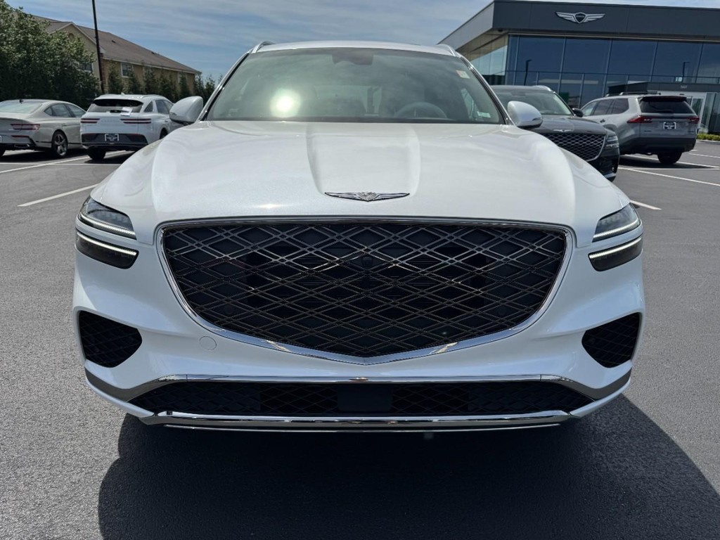 Genesis GV70 Vehicle Full-screen Gallery Image 09