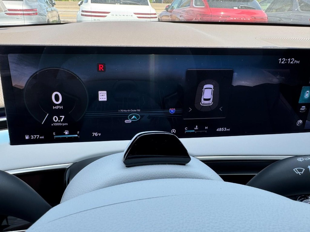 Genesis GV70 Vehicle Full-screen Gallery Image 24