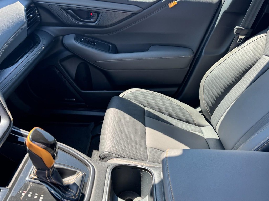 Subaru Outback Vehicle Full-screen Gallery Image 15