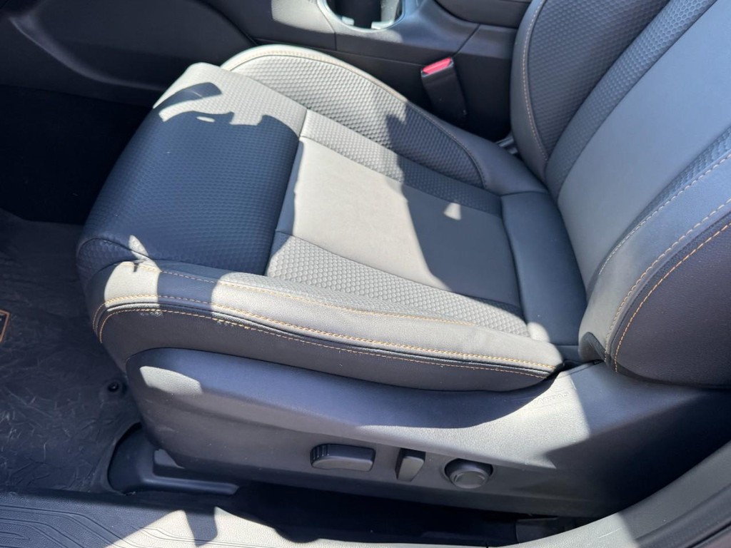Subaru Outback Vehicle Full-screen Gallery Image 16