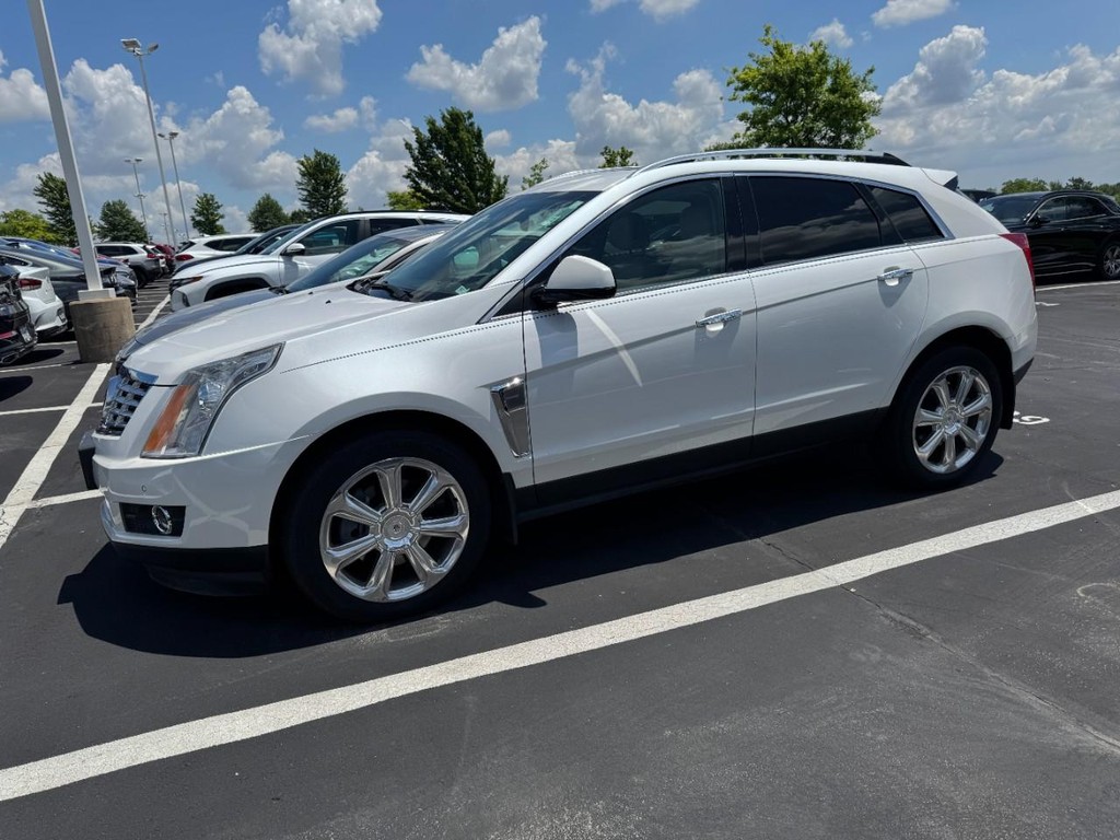 Cadillac SRX Vehicle Full-screen Gallery Image 03