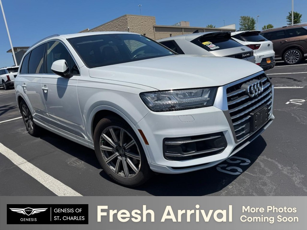 Audi Q7 Vehicle Full-screen Gallery Image 01