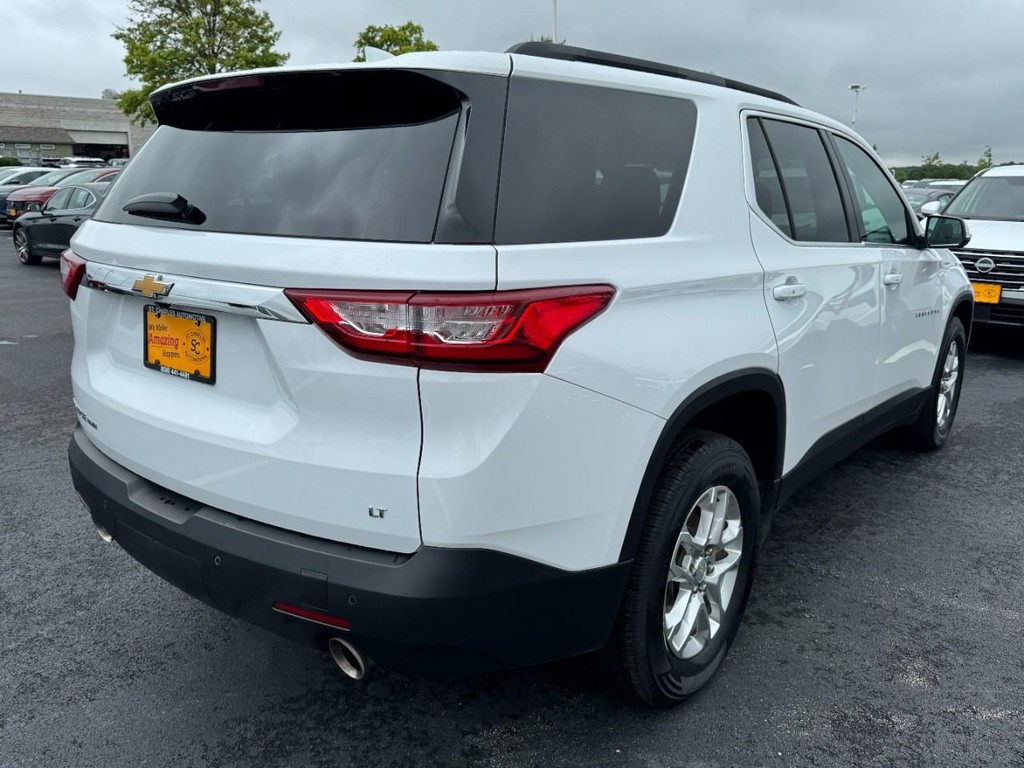Chevrolet Traverse Vehicle Full-screen Gallery Image 03