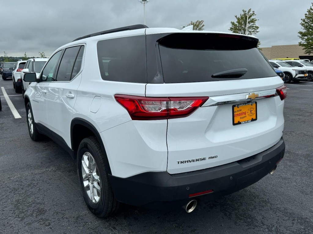 Chevrolet Traverse Vehicle Full-screen Gallery Image 05