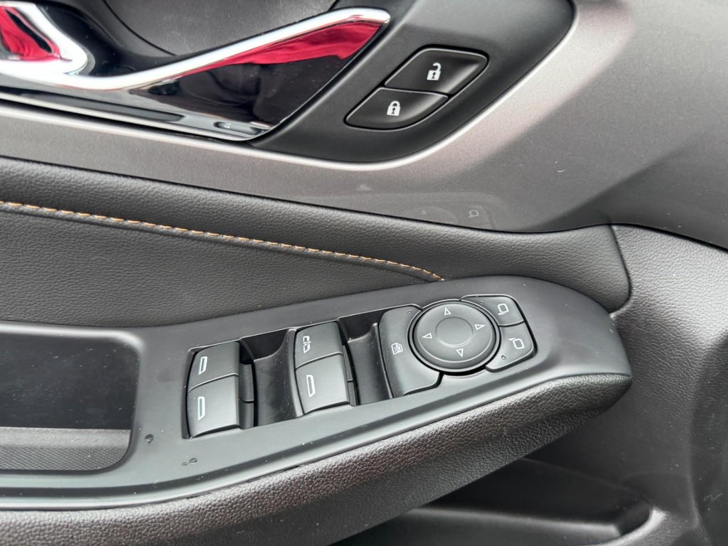 Chevrolet Traverse Vehicle Full-screen Gallery Image 17