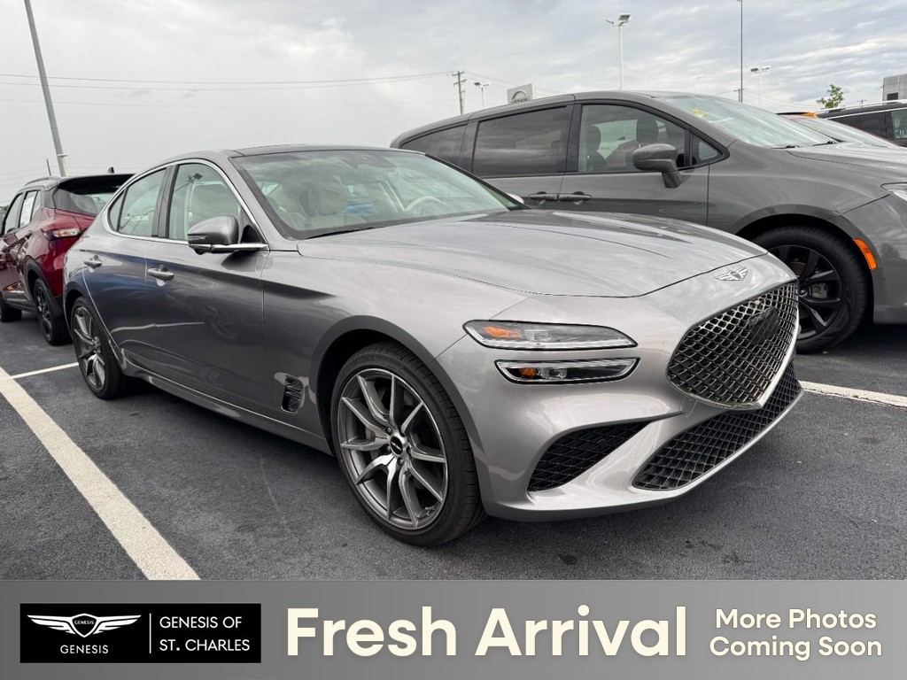 Genesis G70 Vehicle Full-screen Gallery Image 01