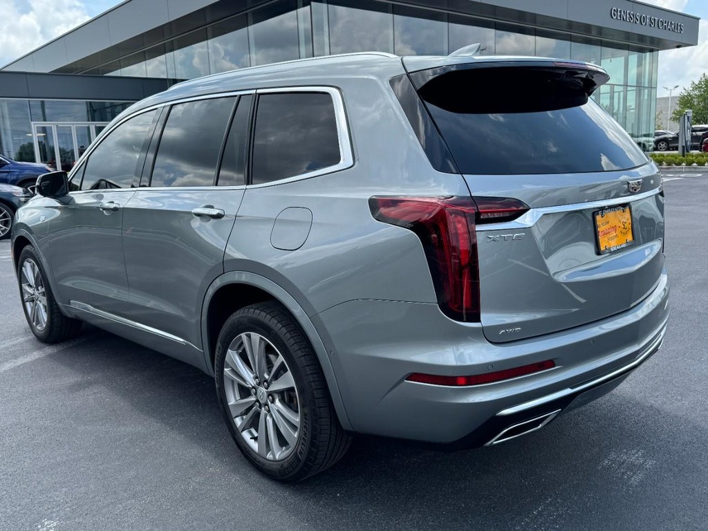 Cadillac XT6 Vehicle Full-screen Gallery Image 05