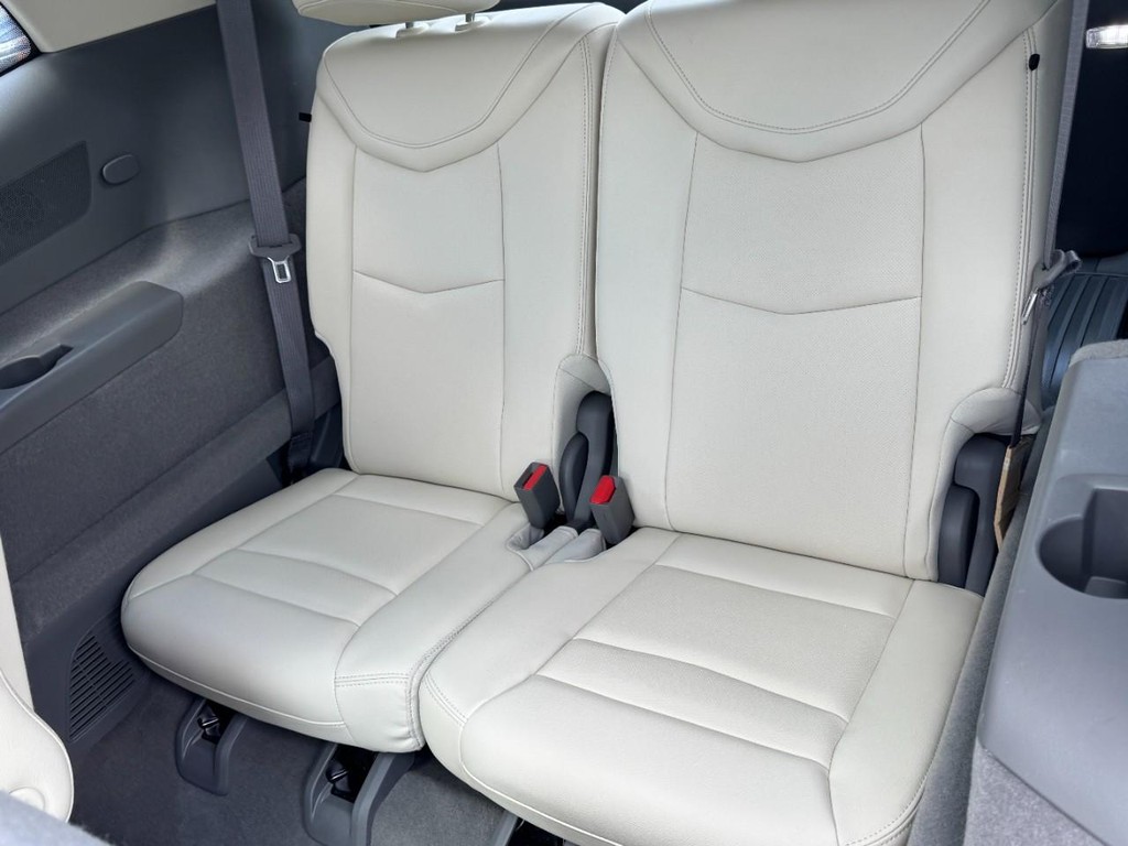 Cadillac XT6 Vehicle Full-screen Gallery Image 12
