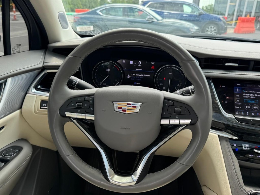 Cadillac XT6 Vehicle Full-screen Gallery Image 14